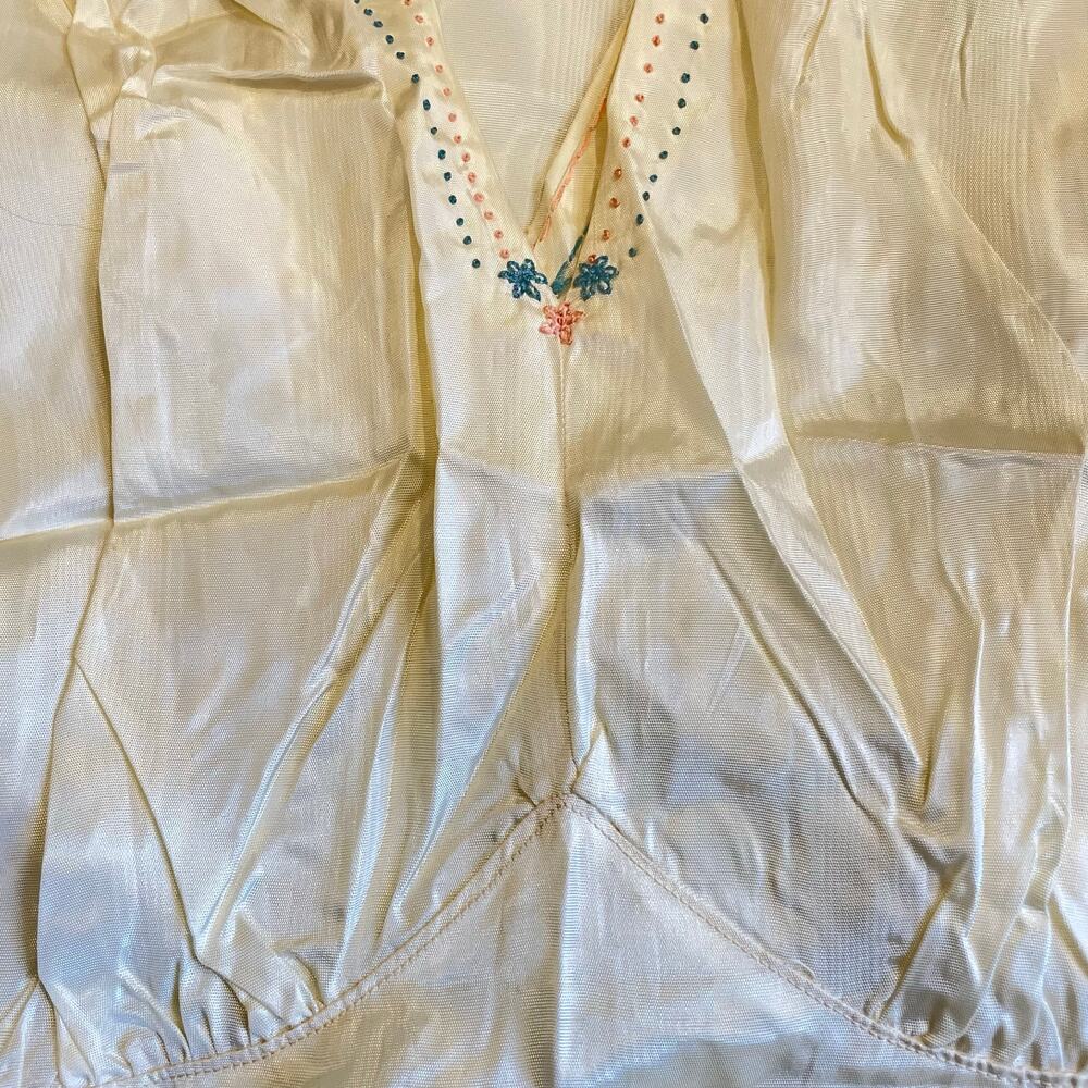Vtg 1940s Ivory Rayon Taffeta Nightgown Hostess Gown Diamond Midriff Ruffle 40s - Picture 12 of 16
